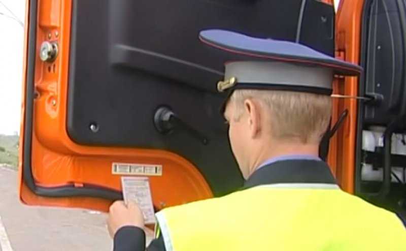 Где указано, что после калибровки тахографа с скзи должна быть наклеена наклейка из саморазрушающейся / влагостойкой пленки?