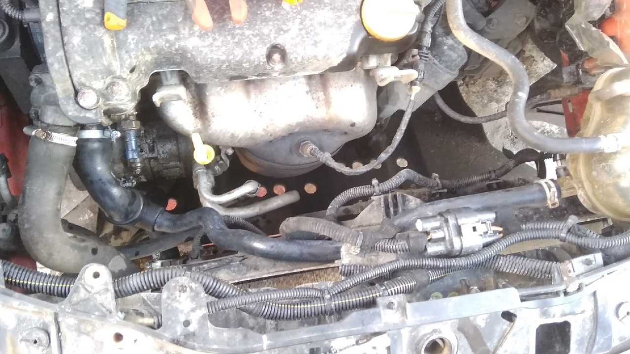 Монтаж и демонтаж радиатора opel combo / combo tour / corsa c / meriva с 2000 года (рестайлинг 2003 года)