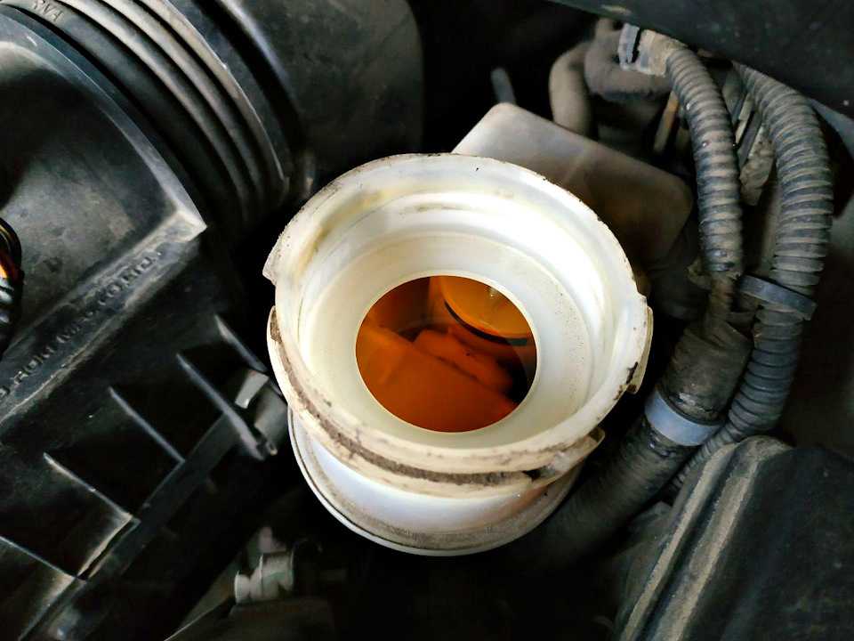 Как прокачать тормоза honda civic 4d