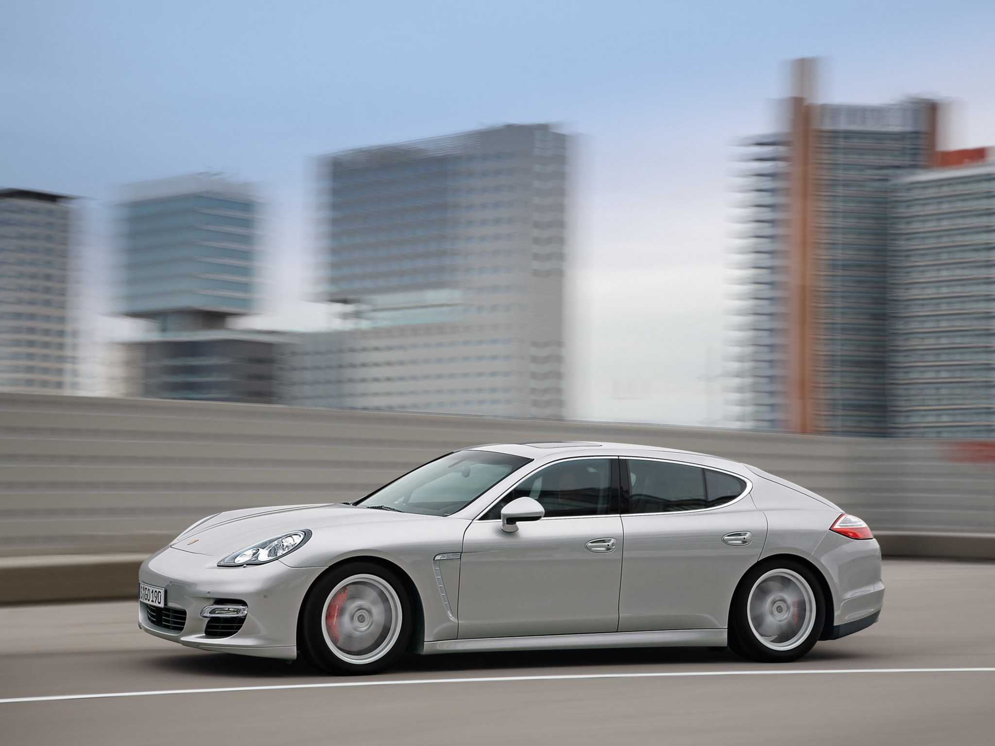 Суперхэтчбек! : porsche panamera: спорткар или лимузин? : off-road drive