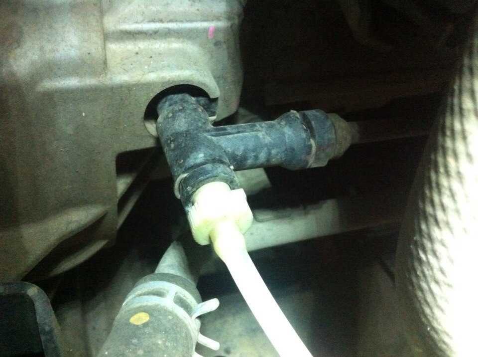 Как прокачать сцепление на тойота авенсис 2
