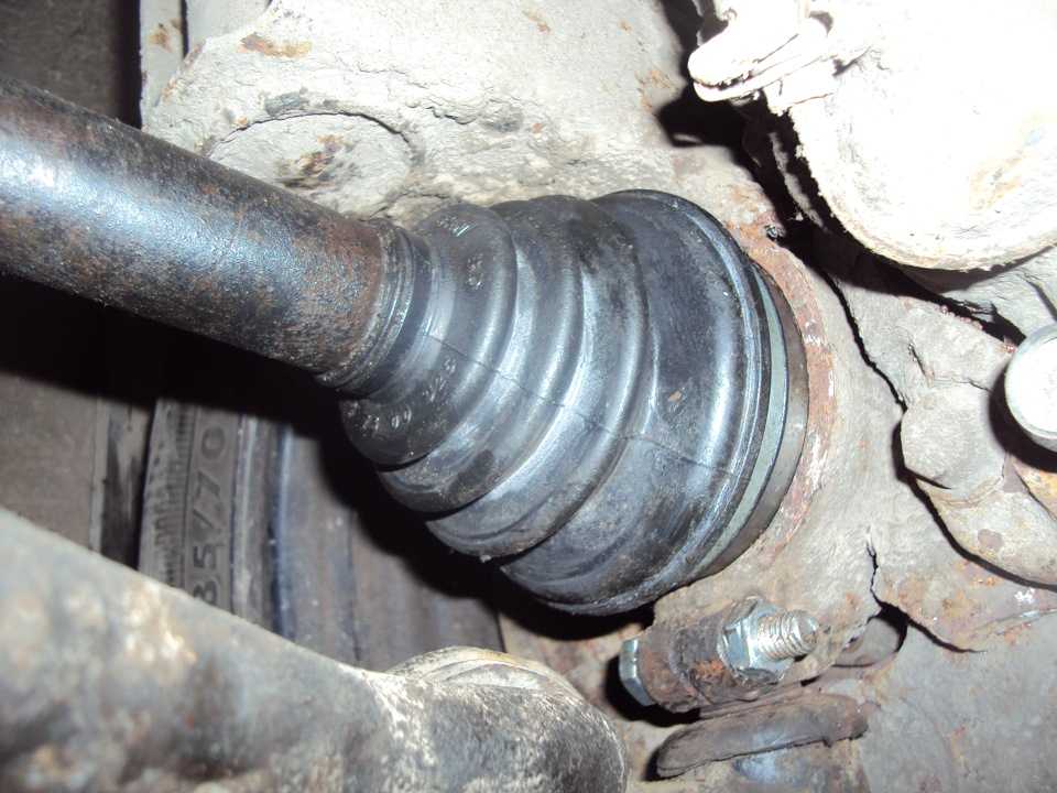 Передние приводные валы audi 100 (c4 / a4) / audi 100 avant / audi 100 quattro / audi a6 avant / audi a6 quattro с 1990 по 1997 год