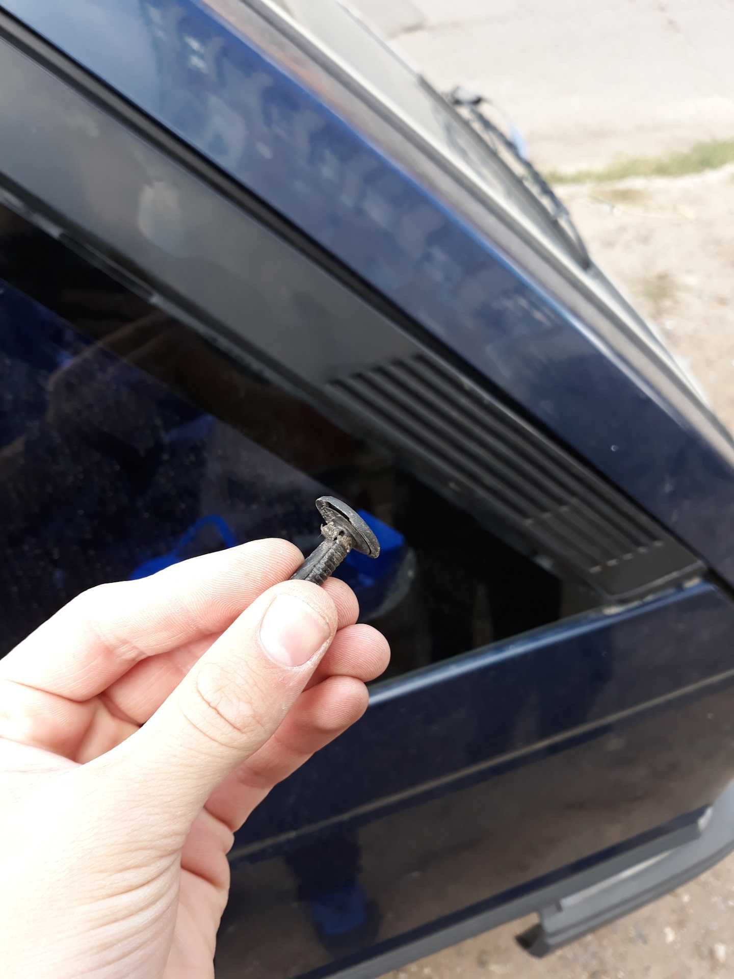 Как открыть автомобиль при севшем аккумуляторе?