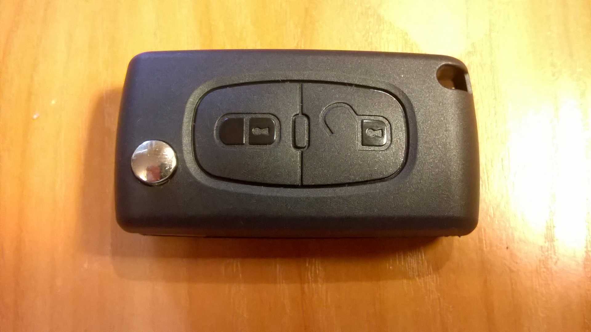 Как открыть брелок пежо 308