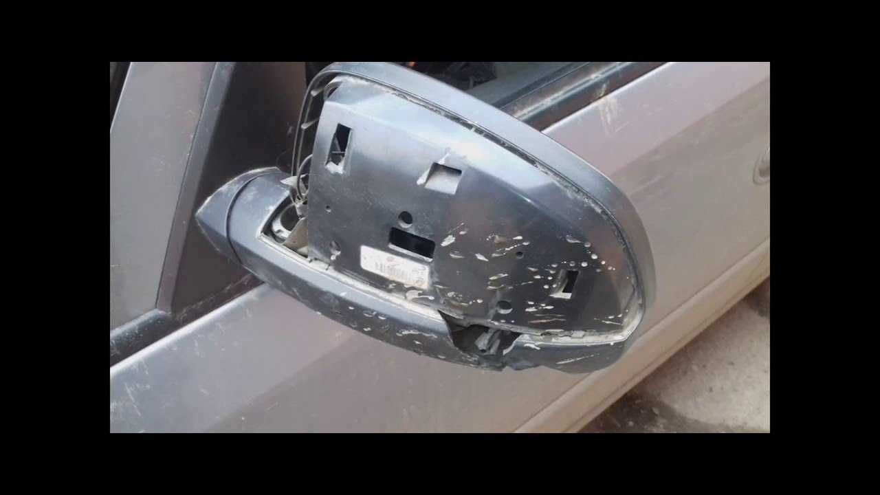 Как поменять боковое зеркало на opel corsa?