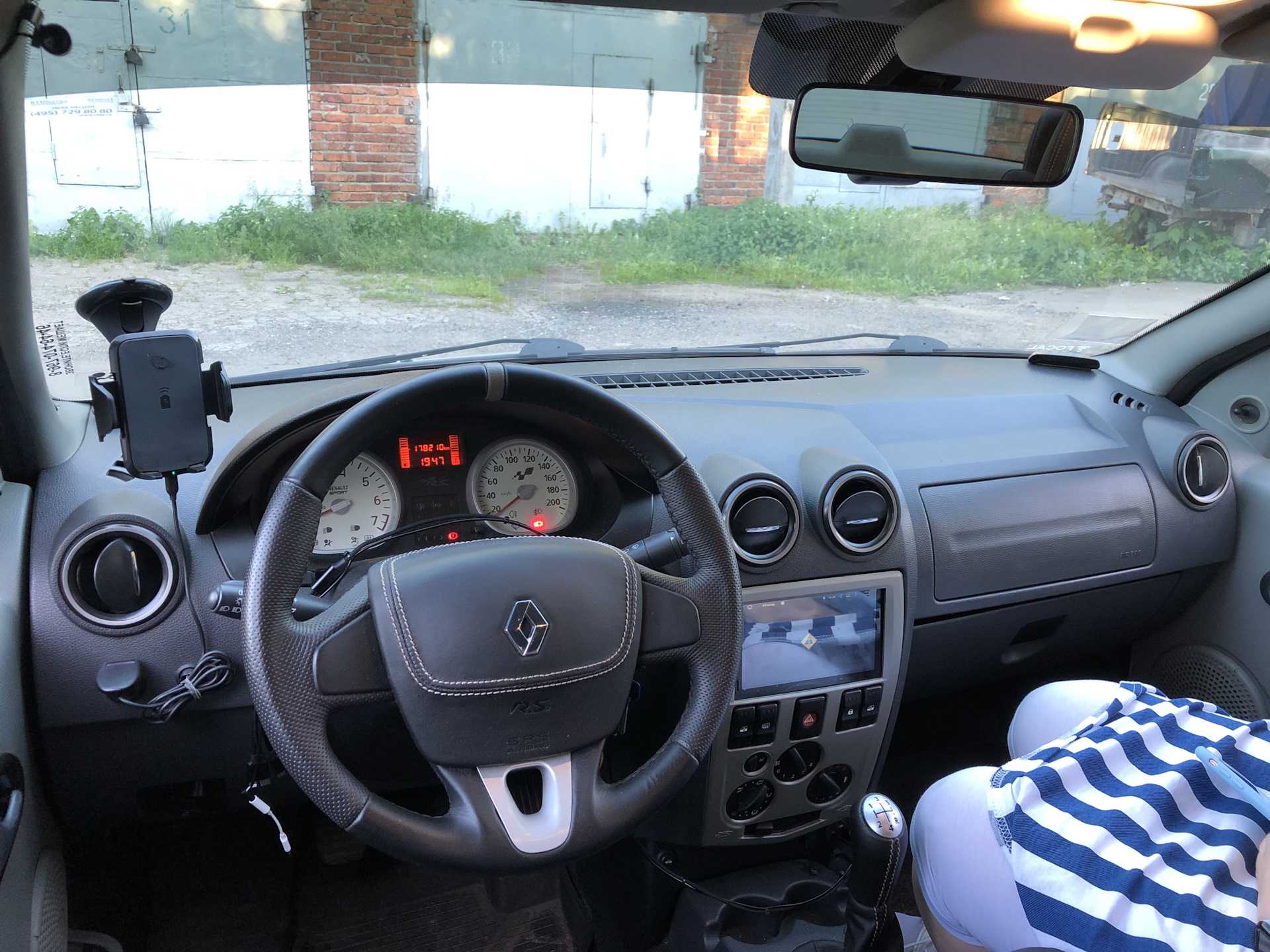 Расположение основных узлов и агрегатов под капотом и под днищем рено логан