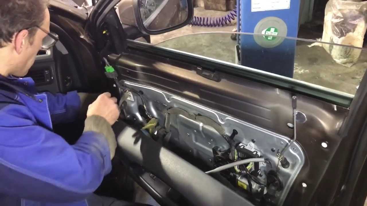 Xc90 как снять потолок