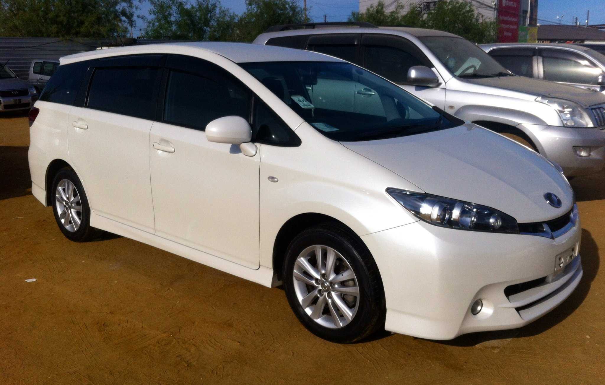Toyota wish vs honda stream comparison