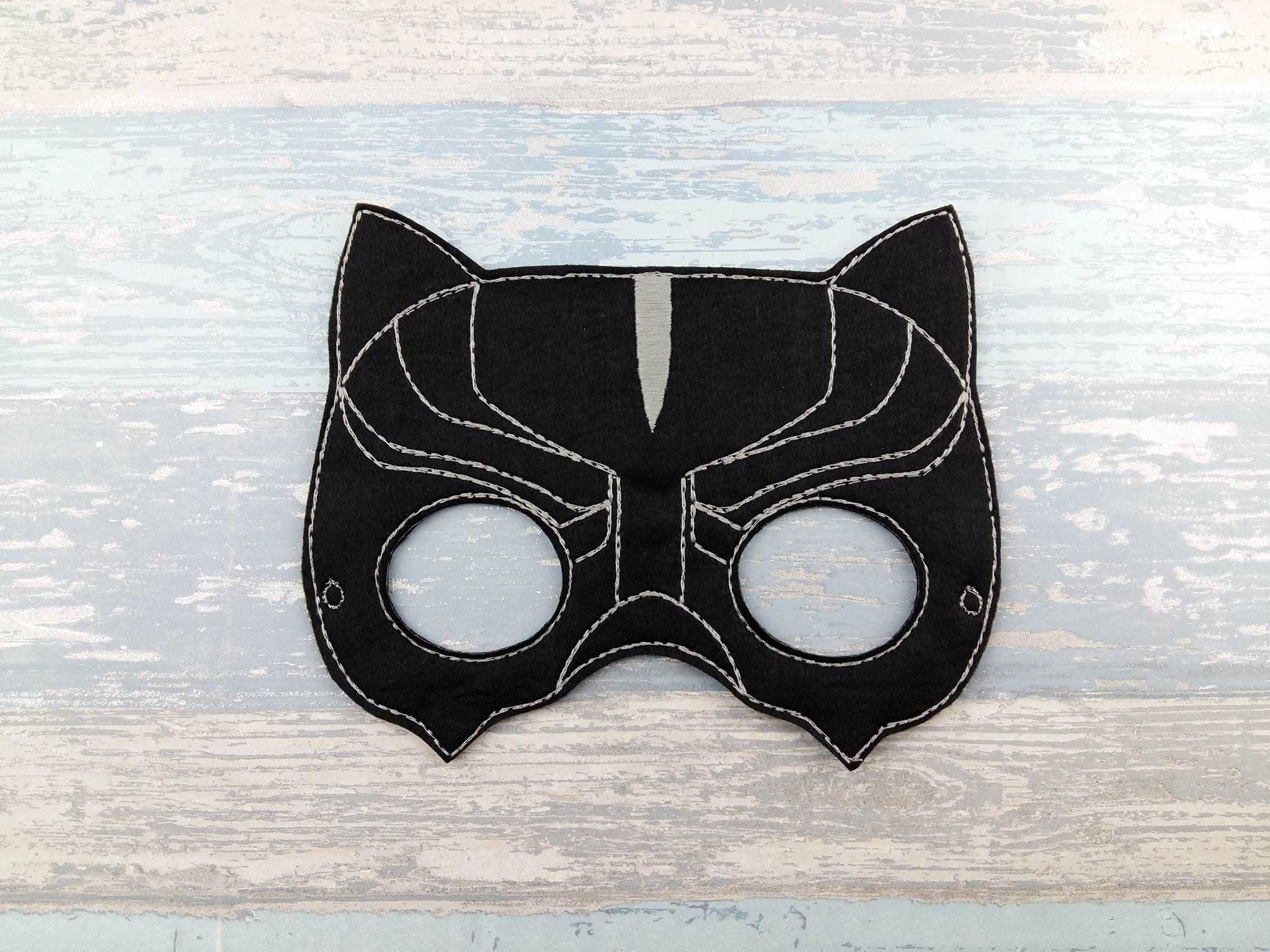 Маска кошки своими руками. Ваканда маска. Карнавальная маска пантера. Маска черной кошки. Маска черной пантеры из картона.