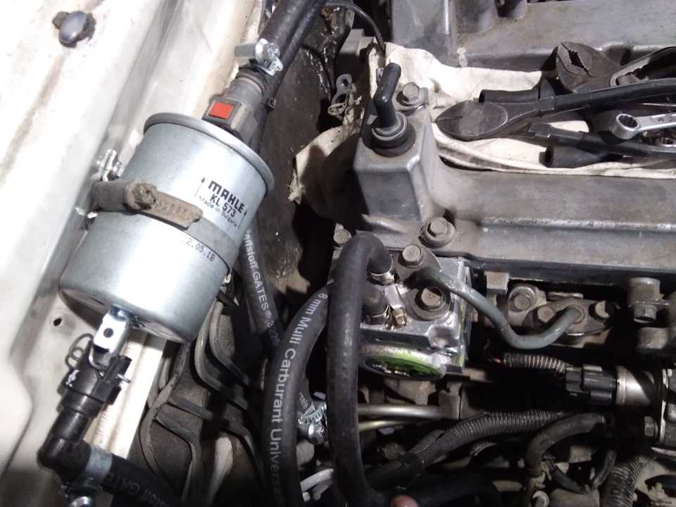 Когда и как заменить фильтр грубой очистки топлива pajero io?