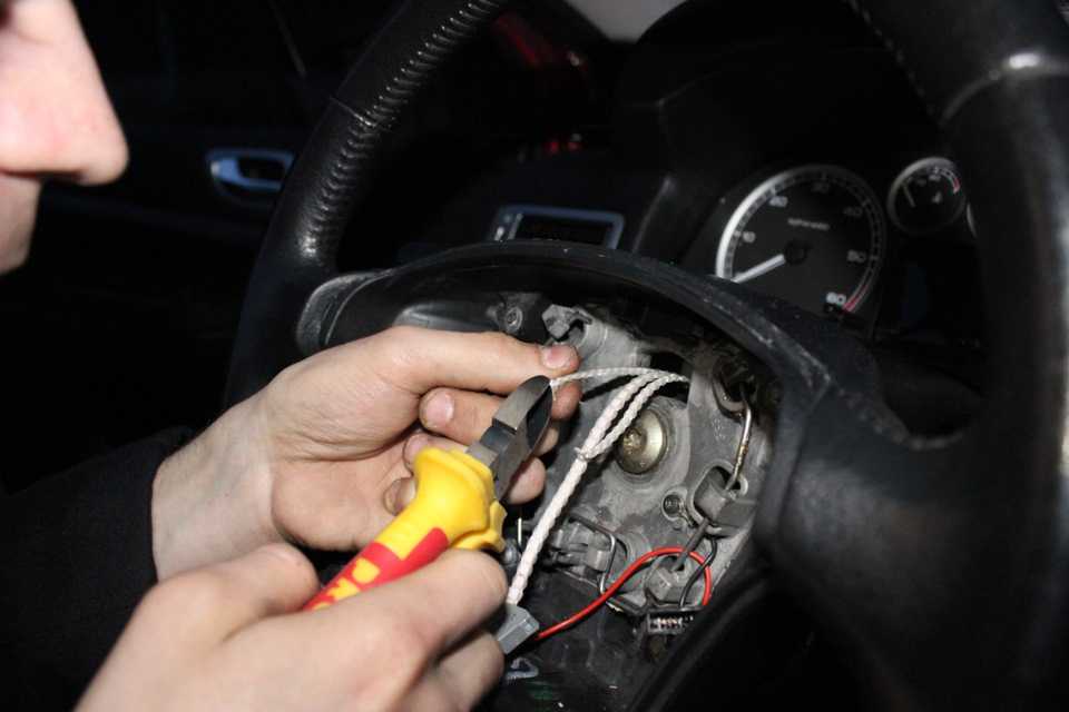 Как снять руль на peugeot